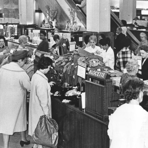 Make an offer---it's Hoosier Bargain Days this weekend. Closet Clear Out $$$ - Picture 2 of 6